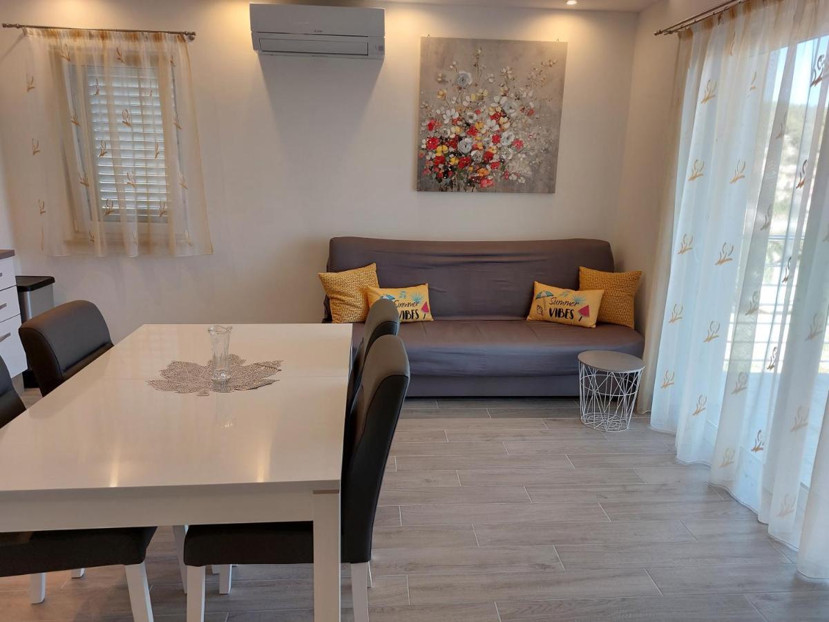 Holiday Home Kate Vis Ngoại thất bức ảnh